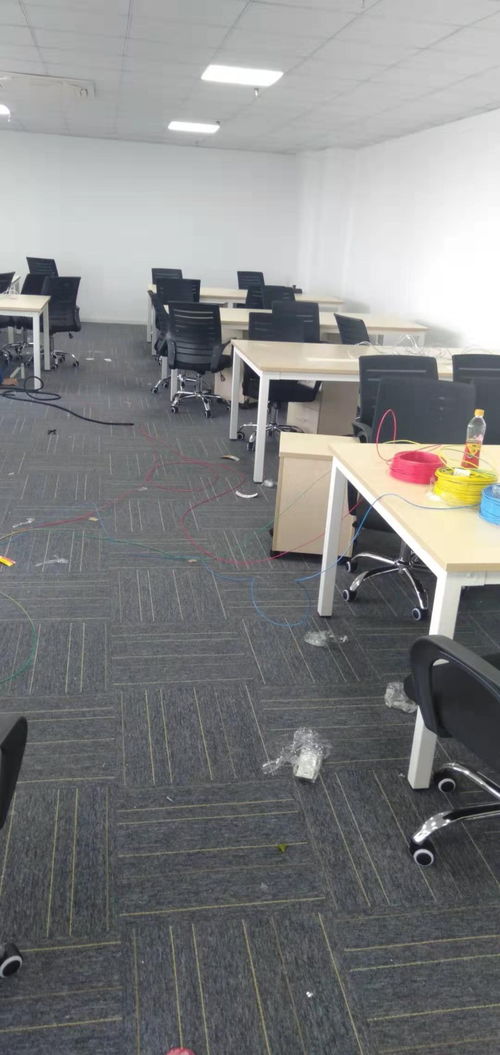 寶山區(qū)電路燈具維修服務(wù) 專修跳閘、短路、不通電及保險絲燒焦等問題，上海房屋維修承接總公司業(yè)務(wù)